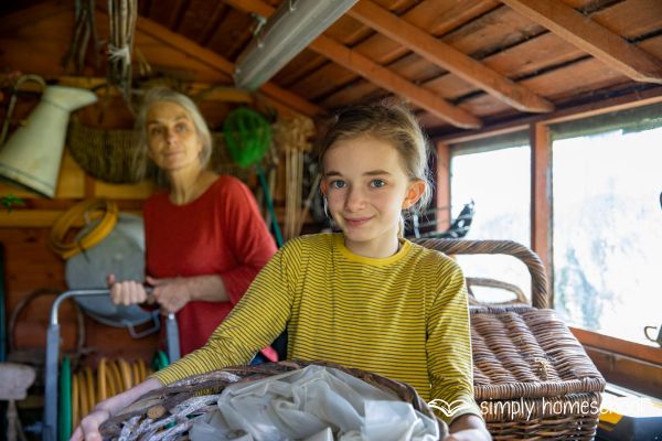 10 Things Experienced Homeschoolers Stop Worrying About: how to homeschool, homeschool program, Australian homeschool curriculum, homeschool unit studies, NZ homeschool curriculum, US homeschool curriculum, UK homeschool program, homeschool unit studies, book studies, primary school, high school, middle school, Simply Homeschool